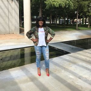 Meet your Posher, Posh